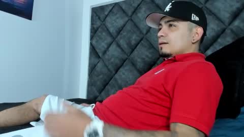 O W E N - S T O N E online show from November 2025 12:26:01 PM