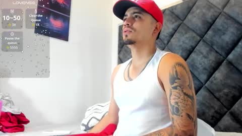 O W E N - S T O N E online show from November 2025 12:05:02 PM