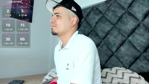 O W E N - S T O N E online show from November 2025 12:16:02 PM