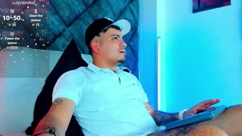 O W E N - S T O N E online show from December 2025 12:36:02 PM