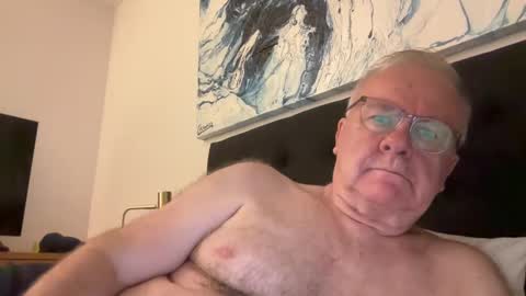 Snapshot of ozhairybearxxxx chatting on December 2024 11:01:01 AM ozhairybearxxxx online show from December 2024 11:01:01 AM