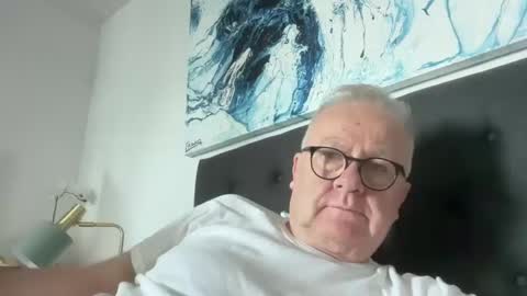 Snapshot of ozhairybearxxxx chatting on December 2024 09:17:02 PM ozhairybearxxxx online show from December 2024 09:17:02 PM