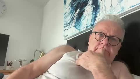 Snapshot of ozhairybearxxxx chatting on December 2024 01:04:02 AM ozhairybearxxxx online show from December 2024 01:04:02 AM