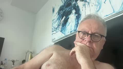 Snapshot of ozhairybearxxxx chatting on January 2025 01:13:02 AM ozhairybearxxxx online show from January 2025 01:13:02 AM