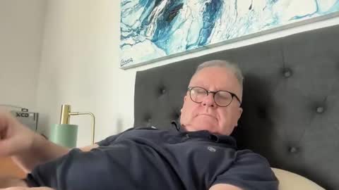 Snapshot of ozhairybearxxxx chatting on April 2026 01:52:02 AM ozhairybearxxxx online show from April 2026 01:52:02 AM