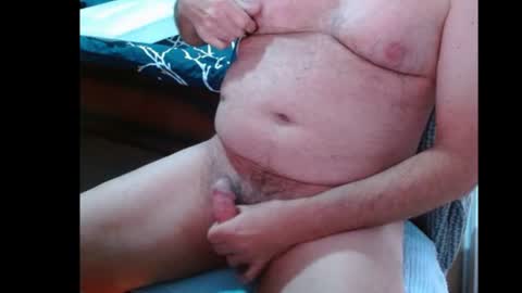 Snapshot of ozzieozzieoi chatting on June 2026 01:27:01 AM HairyolOz online show from June 2026 01:27:01 AM