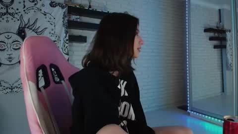 Alice online show from December 2024 03:33:02 PM