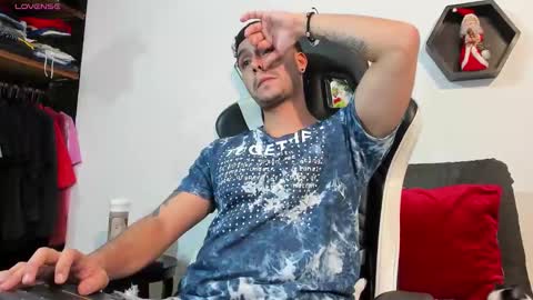 Snapshot of p_jhon chatting on December 2024 10:26:02 PM P online show from December 2024 10:26:02 PM