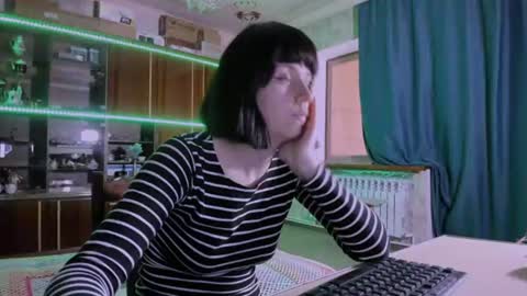 Snapshot of pa1e_pr1ncess chatting on July 2026 07:33:02 AM Ella online show from July 2026 07:33:02 AM