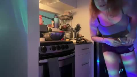 Leeloo online show from October 2025 07:39:01 AM