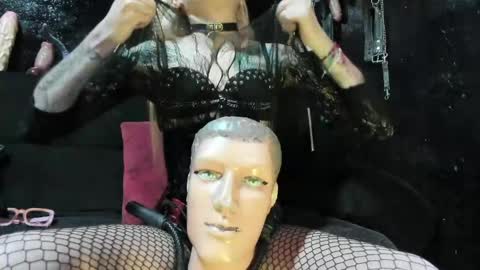 Paloma online show from April 2026 09:43:02 PM