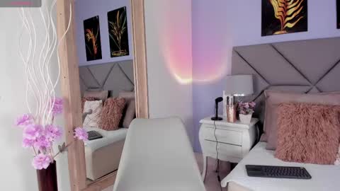 Snapshot of pamela_duque30 chatting on September 2025 12:32:02 PM Pamela Duque online show from September 2025 12:32:02 PM