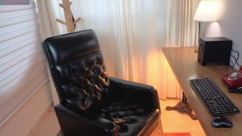 pamela_johnsonn online show from April 2026 05:33:01 PM