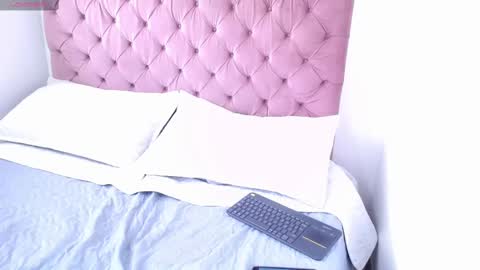 PamelaEvans   online show from February 2025 04:14:01 PM