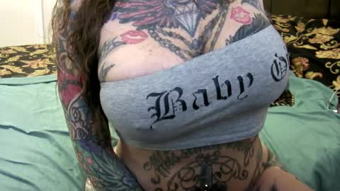 PAMELA GUNNS online show from April 2026 06:24:02 PM