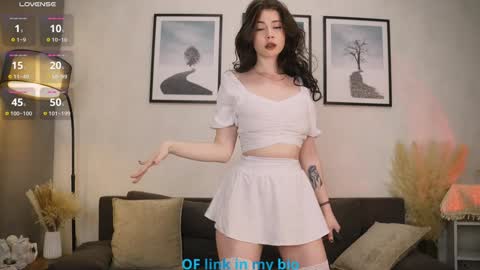 Snapshot of pamelaryant chatting on November 2025 11:37:01 PM Diana online show from November 2025 11:37:01 PM