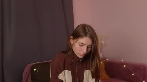 daniella online show from November 2025 07:47:01 PM