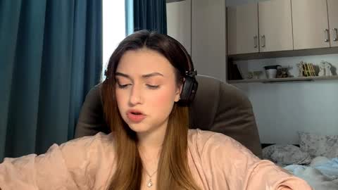Snapshot of pamulahallquist chatting on June 2026 02:33:01 PM Lia online show from June 2026 02:33:01 PM