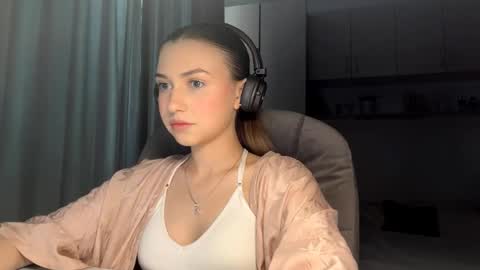 Snapshot of pamulahallquist chatting on June 2026 02:17:02 PM Lia online show from June 2026 02:17:02 PM