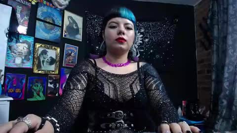       online show from February 2025 06:01:01 PM