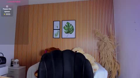 paola online show from November 2025 12:42:01 AM