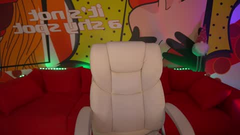 Lia online show from December 2024 08:08:02 AM