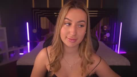 Lia online show from February 2025 09:54:01 AM