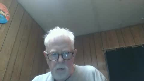 papajb70 online show from February 2026 02:34:02 AM