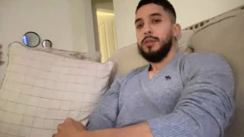 papicubano_guapo23cm online show from February 2025 01:10:01 PM