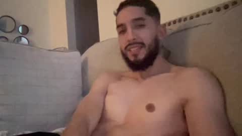 papicubano_guapo23cm online show from February 2026 06:26:01 AM