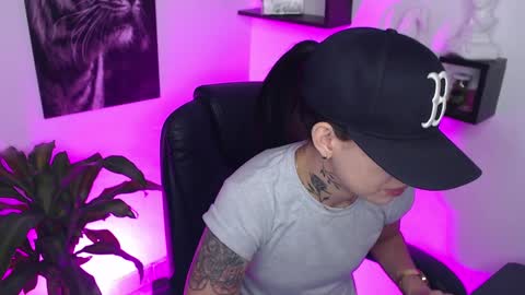 Paris D angelo online show from February 2025 01:16:02 AM