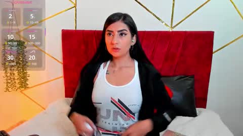 paris_evans_01 online show from January 2026 12:21:01 PM