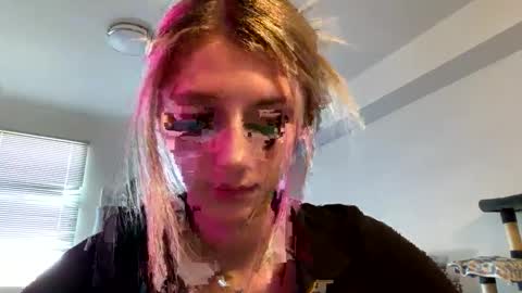 Snapshot of parisbaby2000 chatting on March 2025 07:40:01 PM parisbaby2000 online show from March 2025 07:40:01 PM