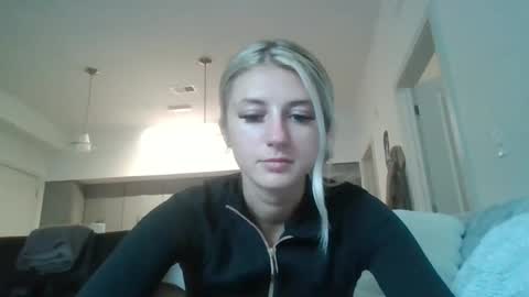 Snapshot of parisbaby2000 chatting on September 2025 06:00:01 PM parisbaby2000 online show from September 2025 06:00:01 PM