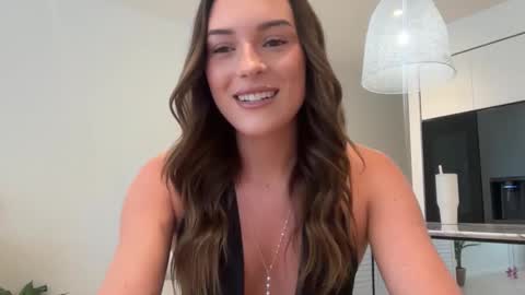 Snapshot of parisbabyxox chatting on September 2025 12:43:01 AM ParisBabyxox online show from September 2025 12:43:01 AM