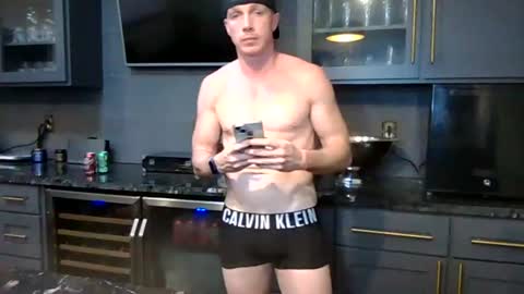 Snapshot of parkerflexes chatting on June 2026 01:00:02 PM Parker online show from June 2026 01:00:02 PM