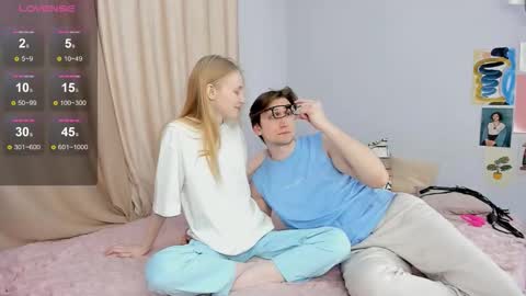Snapshot of passionbond chatting on October 2025 01:30:01 PM We Katrin and Moris online show from October 2025 01:30:01 PM