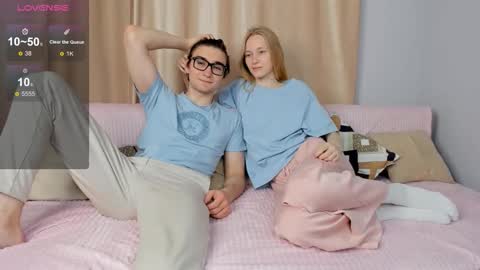 Snapshot of passionbond chatting on October 2025 01:20:02 PM We Katrin and Moris online show from October 2025 01:20:02 PM