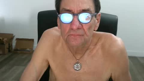 Snapshot of pastelito76 chatting on November 2025 08:44:01 PM Bob online show from November 2025 08:44:01 PM