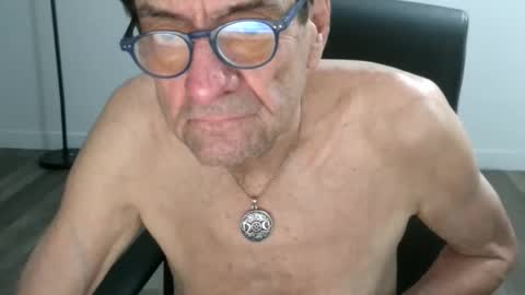 Snapshot of pastelito76 chatting on November 2025 02:23:02 AM Bob online show from November 2025 02:23:02 AM