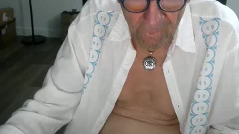 Snapshot of pastelito76 chatting on December 2025 02:46:02 PM Bob online show from December 2025 02:46:02 PM