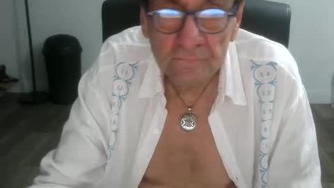 Snapshot of pastelito76 chatting on January 2026 01:41:02 AM Bob online show from January 2026 01:41:02 AM