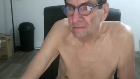 Snapshot of pastelito76 chatting on February 2026 07:23:01 AM Bob online show from February 2026 07:23:01 AM