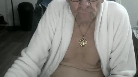 Snapshot of pastelito76 chatting on February 2026 04:19:01 PM Bob online show from February 2026 04:19:01 PM