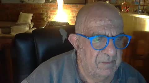 Snapshot of patvac chatting on May 2026 02:43:01 PM patvac online show from May 2026 02:43:01 PM