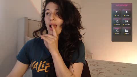 Snapshot of pau_1 chatting on December 2024 02:39:02 PM paula online show from December 2024 02:39:02 PM