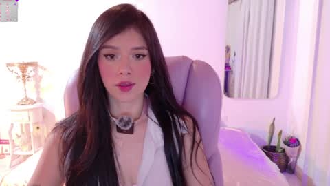 Sofa online show from April 2026 04:45:02 AM