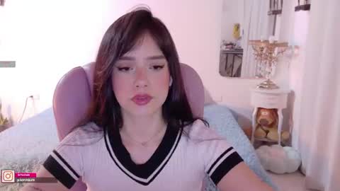 Snapshot of pau_cute chatting on July 2026 08:44:02 PM Sofa online show from July 2026 08:44:02 PM