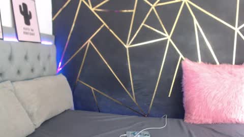 Snapshot of pau_torres_ chatting on April 2026 01:24:01 PM paulina online show from April 2026 01:24:01 PM