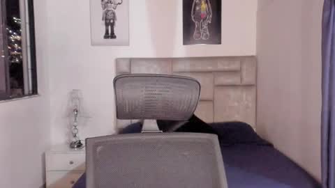 PAUL ROGER online show from November 2025 02:31:02 AM